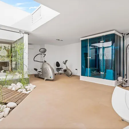 Luxury 5 Bedroom