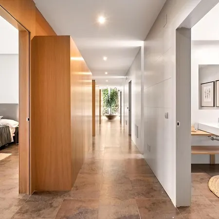 Villa Luxury 5 Bedroom *